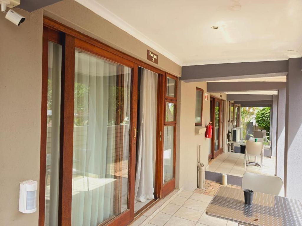 Bonim Guesthouse - Aka Magisha Guesthouse Mbombela Kültér fotó