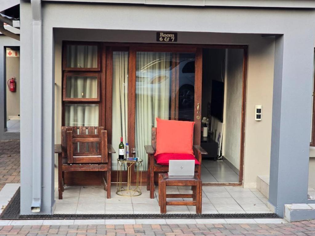 Bonim Guesthouse - Aka Magisha Guesthouse Mbombela Kültér fotó