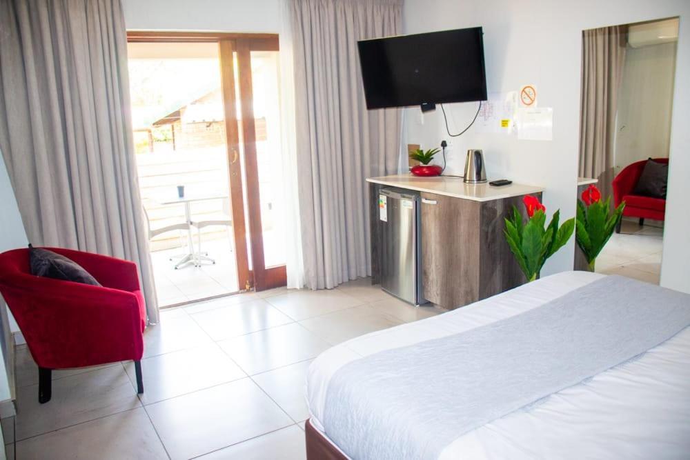 Bonim Guesthouse - Aka Magisha Guesthouse Mbombela Kültér fotó