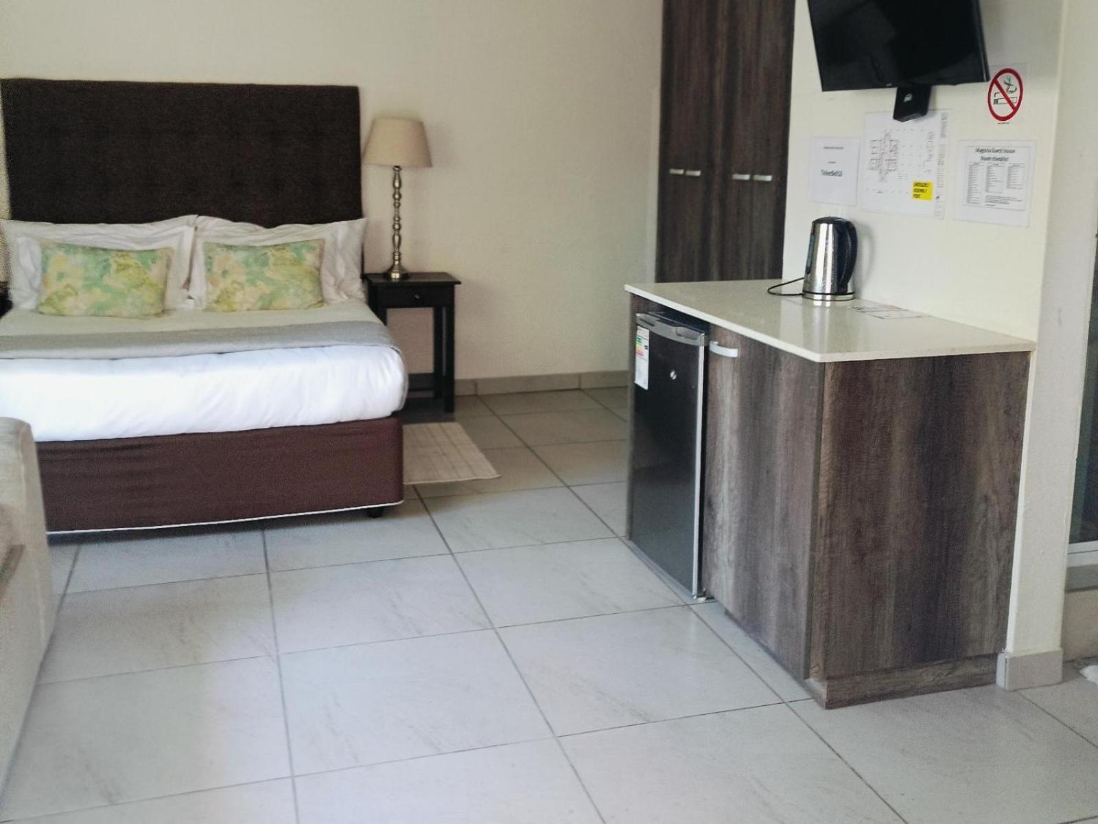 Bonim Guesthouse - Aka Magisha Guesthouse Mbombela Szoba fotó